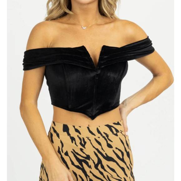 NEW BLUE BLUSH v-wire off shoulder crop in black velvet - Picture 2 of 6